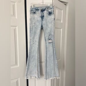 Risen Flared Women Jeans light washed